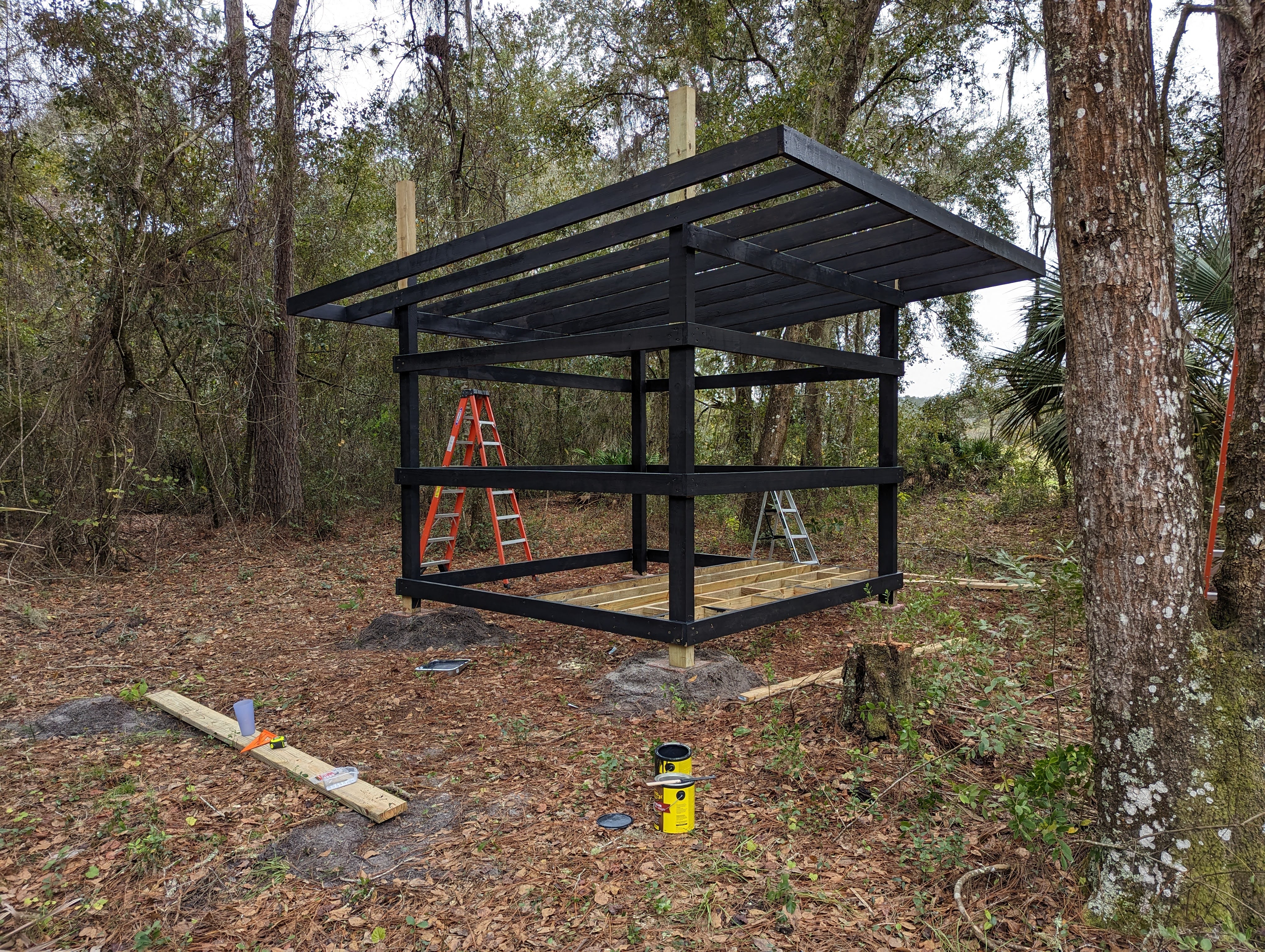 Mono-slope frame structure under construction
